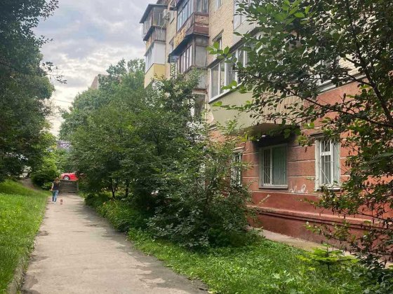 хороша одно кімнатна , готова до проживання телефонуй, супер варіант Хмельницький