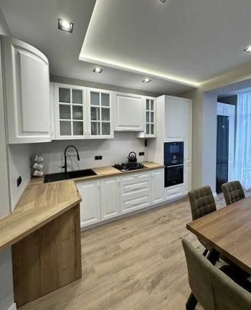 Продам 2к кварт з сучасним, стильним ремонтом. Виставка VRV ID: 32258 - фото 1