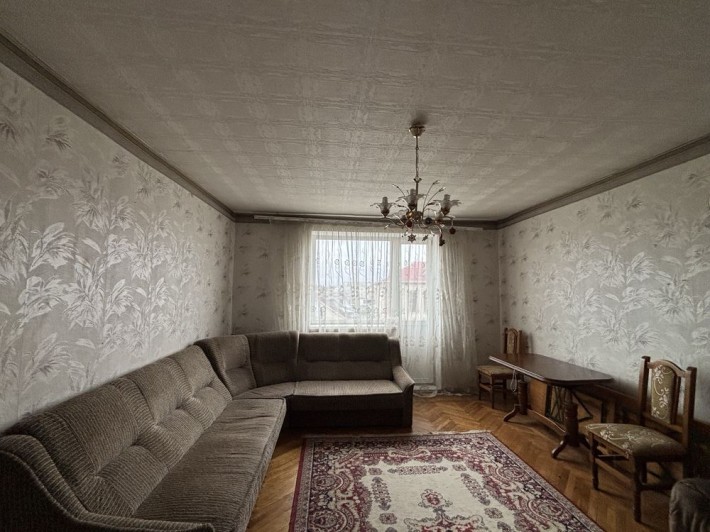 Продам 3-х кімнатну квартиру з гаражем,підвалом і земельною ділянкою - фото 1