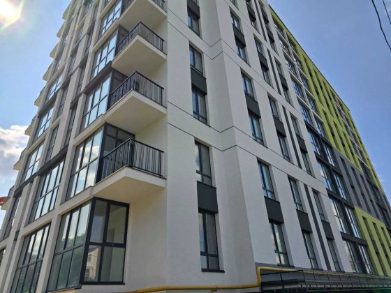 Трикімнатна на Виставці 74,96м2. Район Електроніки. Хмельницький