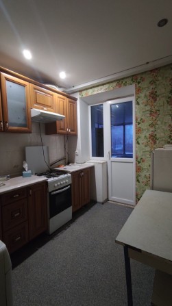 2к в цеглі в Центрі! Зроблено косметичний ремонт, великий балкон 37320 - фото 1