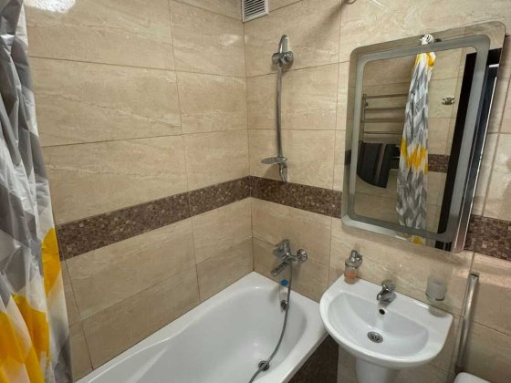 2-кімнатна квартира в ЦЕНТРІ з ремонтом та каміном! Хмельницький