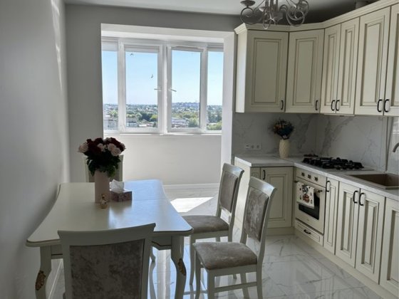 Продам власну 1 кімнатну квартиру 55м2 Меблі частково Рованцы