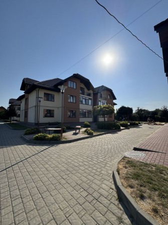 Продаж квартири в будинку клубного типу, с.Струмівка. - фото 1