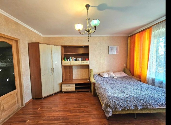 3к самий центр гарний стан,зверху технічний поверх! - фото 1