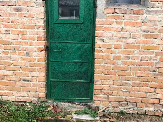 Продаж дво кімнатної квартири пів будинку