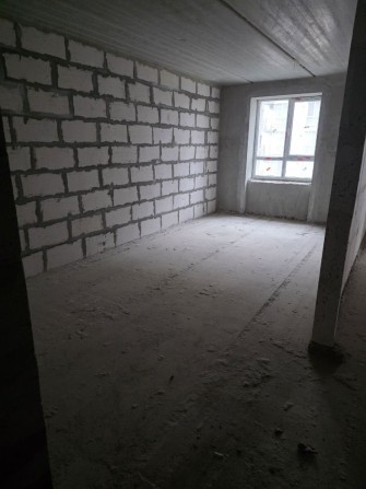 Продам две 1к кв на одном этаже 2 гаража,Брама 2 секция 8 - фото 1