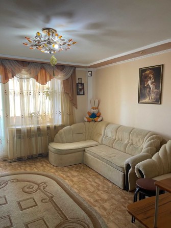 Продам 3-х к. з ремонтом у центрі міста! - фото 1