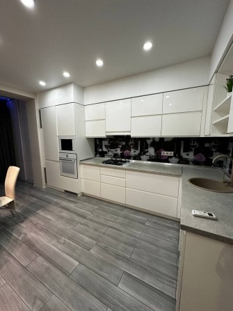 Власник.Продам 3-х кімнатну квартиру в ЖК Дніпровська Брама. 74 кв.м - фото 1