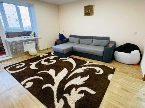 Велика квартира з ремонтом на вул.Сухомлинського Слобожанське