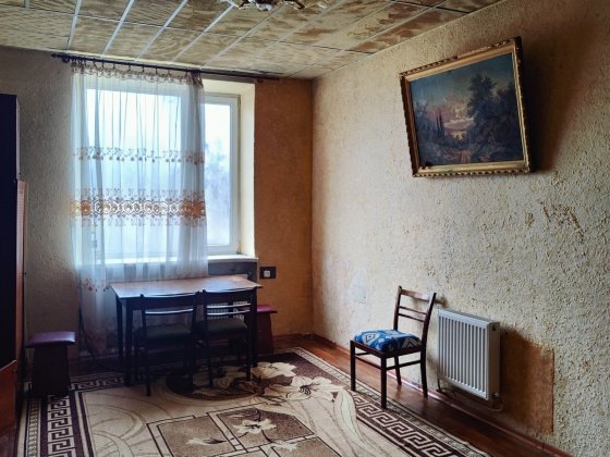 Продам 2-ух кімнату квартиру в центрі міста. Апостолово