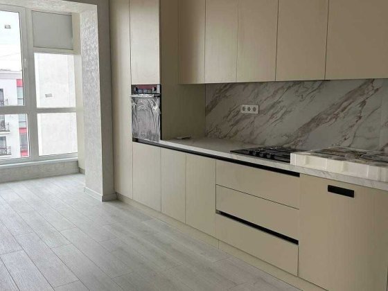 Продаю 2 кімнатну квартиру в районі Озера та Парку Шевченка. 71м2 Криховцы