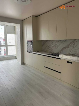 Продаю 2 кімнатну квартиру в районі Озера та Парку Шевченка. 71м2 - фото 1