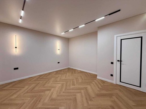 Продаж однокімнатної квартири поряд з озером та парком Криховцы