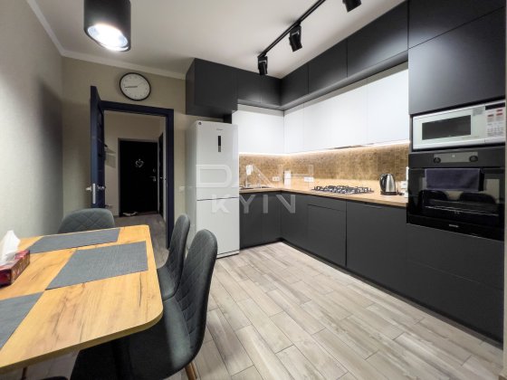 2-кімн. квартира 65 м² з ремонтом — ЖК «Одеський квартал», Крюківщина Крюковщина