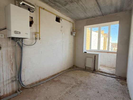 Трикімнатна з початковим ремонтом Ворзель