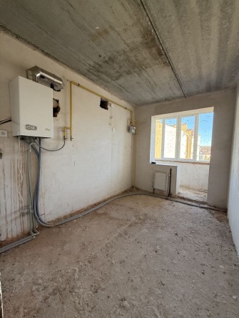 Трикімнатна з початковим ремонтом - фото 1