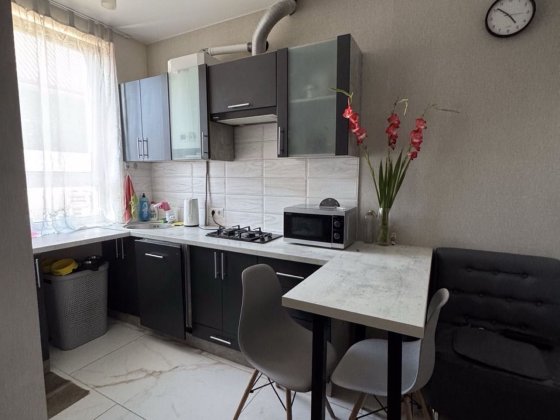 Продаж однокімнатної квартири з власним подвірʼям Святопетрівстке. Святопетровское