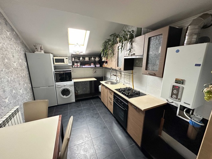 2-кімнатна з ремонтом. Дворівнева. Індивідуальне  ГАЗОВЕ опалення - фото 1