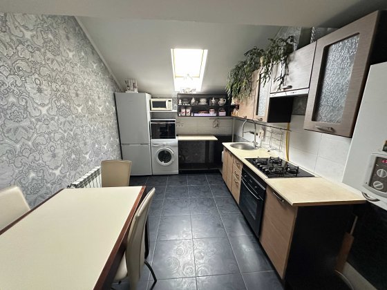 Простора дворівнева 2кімн. 55,7 м²/мінімальне оформлення! Ворзель