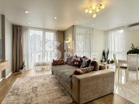 Простора 3-кімнатна квартира з ремонтом ЖК Paradise Avenue  84 м² Крюківщина