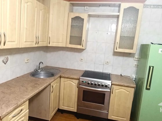 Продається трикімнатна квартира на 3му повесі Славутич