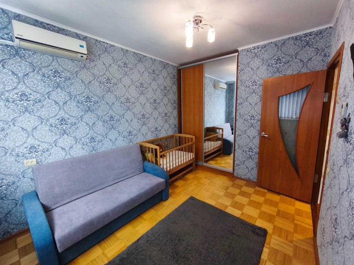 Продам 2-х кімнатну квартиру з меблями і технікою! - фото 1