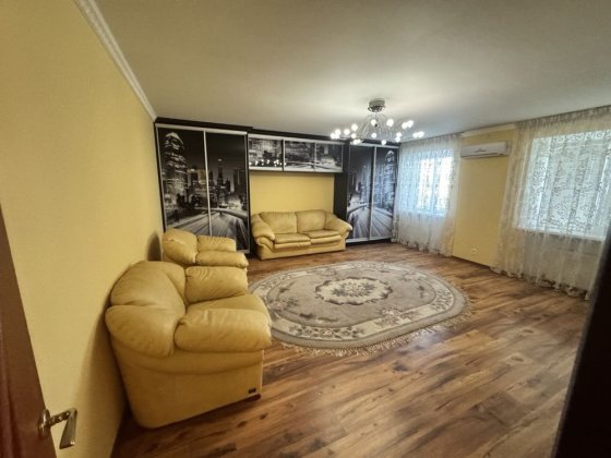 Продам 3-х Квартиру Новгородка