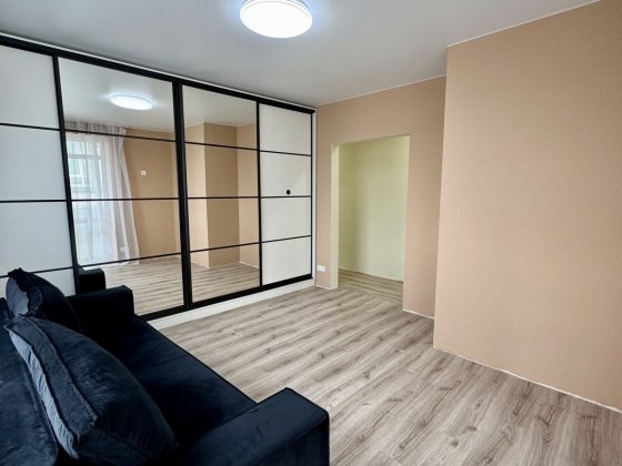 Продаж 2-кім. квартири зі стильним ремонтом в. П Орлика (Солонка) Солонка