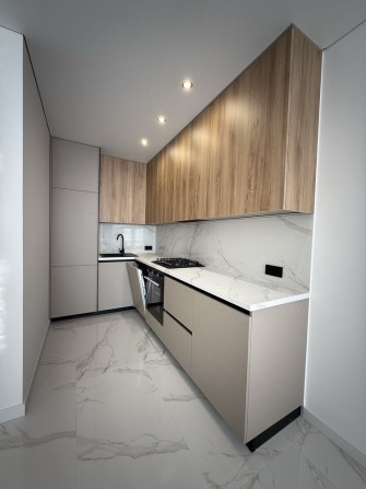 Продаж квартири в новобудові з ремонтом - фото 1