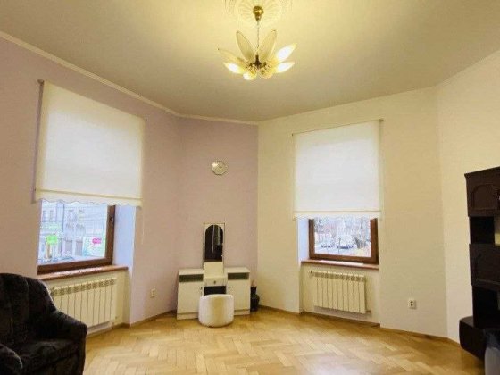 Продаж просторої трикімнатної квартири в центрі м. Самбір Самбор