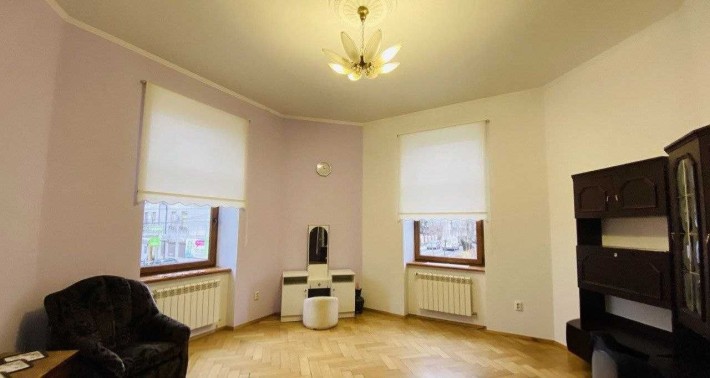Продаж просторої трикімнатної квартири в центрі м. Самбір - фото 1