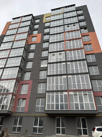 Простора однокімнатна квартира в новобудові у Винниках - фото 1