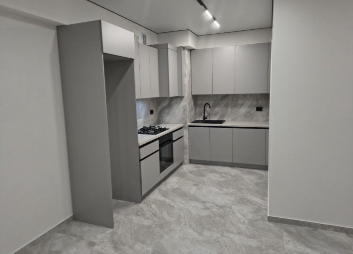 Продаж квартири з ремонтом в новобудові вул Садова - фото 1