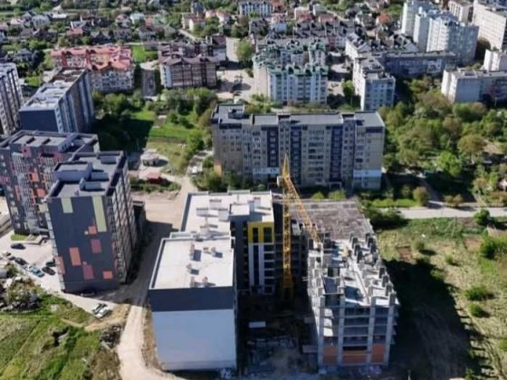 Власник/Продам квартиру /50.6м.кв/4поверх Винники