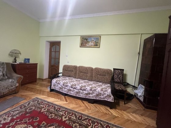 2 кімн квартира з меблями та опаленням