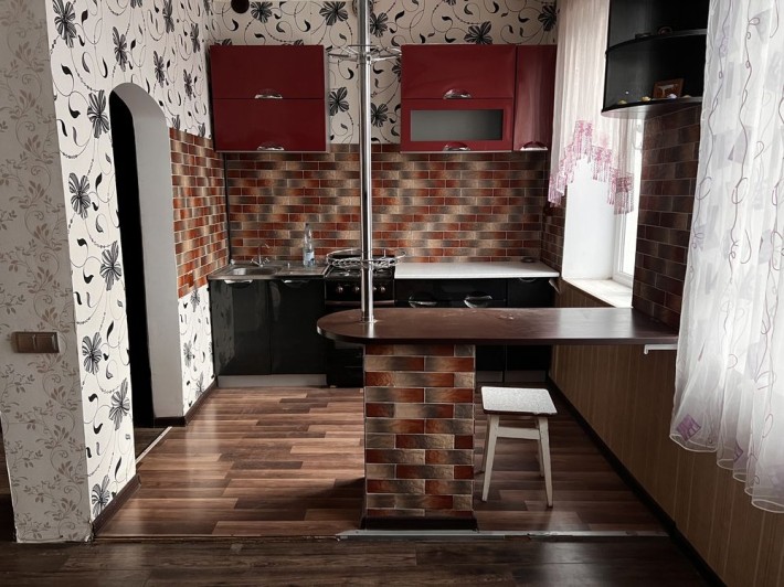 Продається 1 кімнатна квартира студія в центрі міста,2й поверх - фото 1