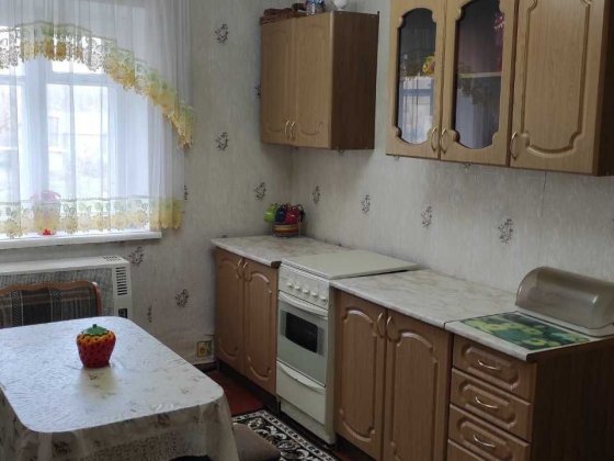 Квартира 4-х кімнатна + магазин Новый Буг