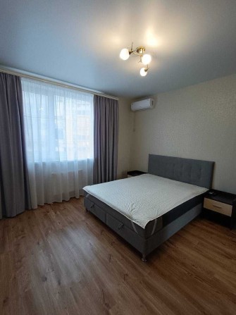 В продажу 1-к  квартира на середньому поверсі-укомплектована - фото 1