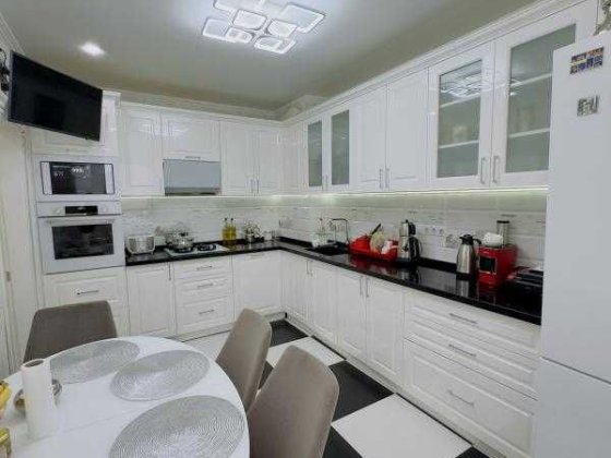 Продам 3-к  квартиру укомплектовану - ЖК 7 Небо Авангард