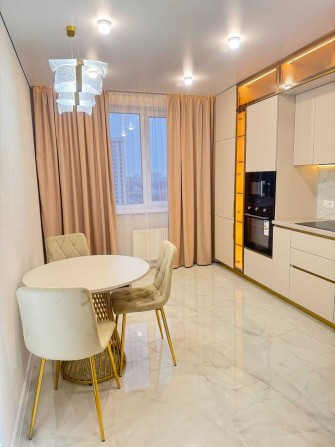 Стильная евродвухкомнатная квартира в Жемчужине на Таирова с ремонтом. - фото 1