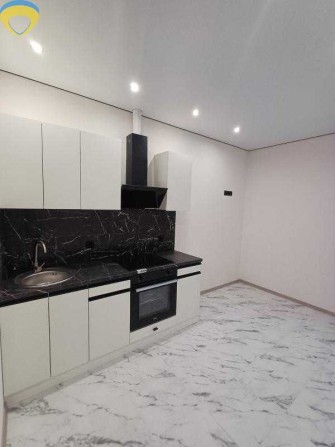 Продам 1-кімнатну квартиру з новим ремонтом ЖК «Акварель 8» Таїрова - фото 1