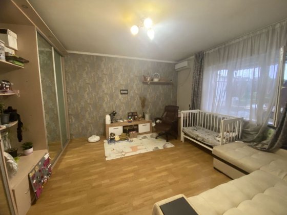 Продам однокомнатную квартиру (Ленпосёлок) от собственникак Авангард