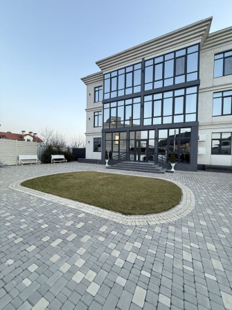 Продам однокомнатную  в новом кирпичном доме - фото 1