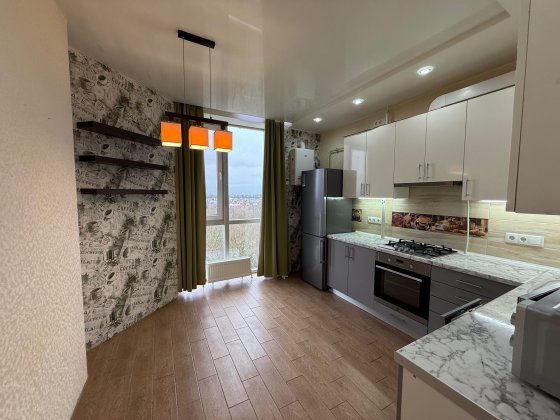 Чудова двокімнатна в сучасному будинку Великодолинское