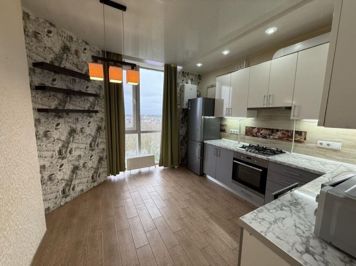 Продаю компактную 2х ком кв. с ремонтом в ЖК Мариинский - фото 1