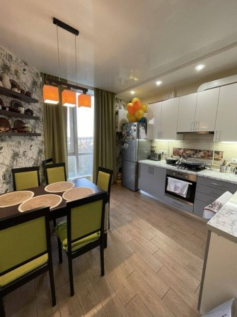 Продається 2-кімнатна квартира у Великодолинському - фото 1