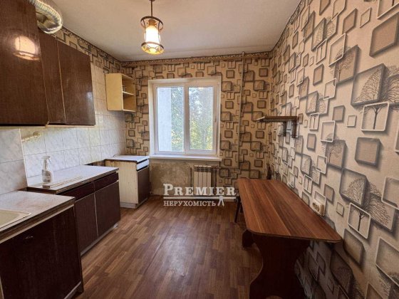 Продам трикімнатну квартиру на Семена Палія. Крыжановка