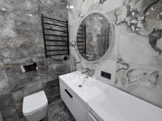 1-но комнатная квартира с ремонтом Парке  Фонтанов Фонтанка