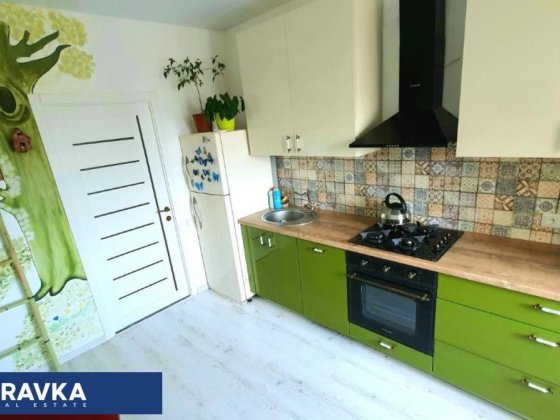 Продам 2-комнатную квартиру в кирпичном доме Крижанівка